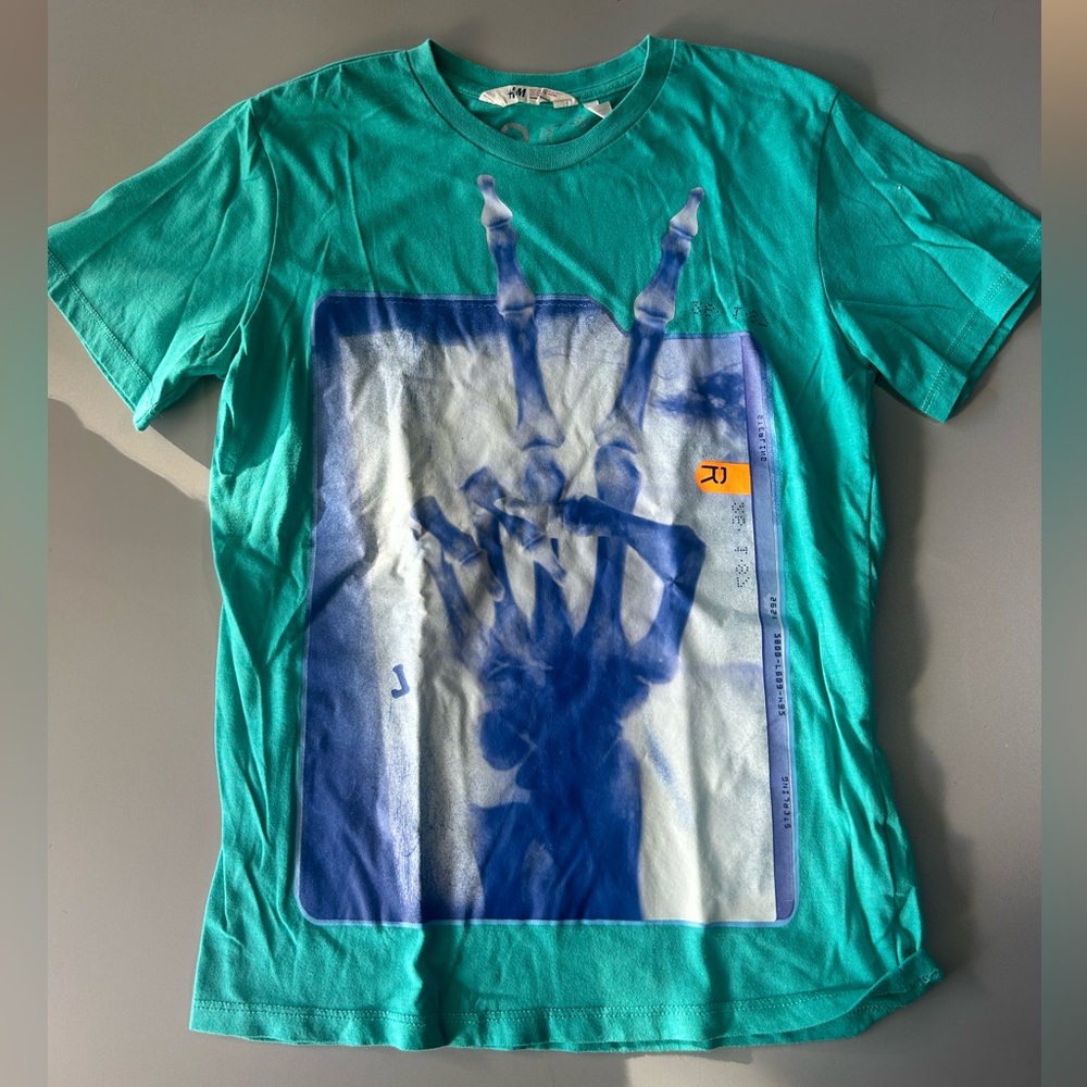 ( 3 for $25) H&M Xray T-shirt (Boys XL)